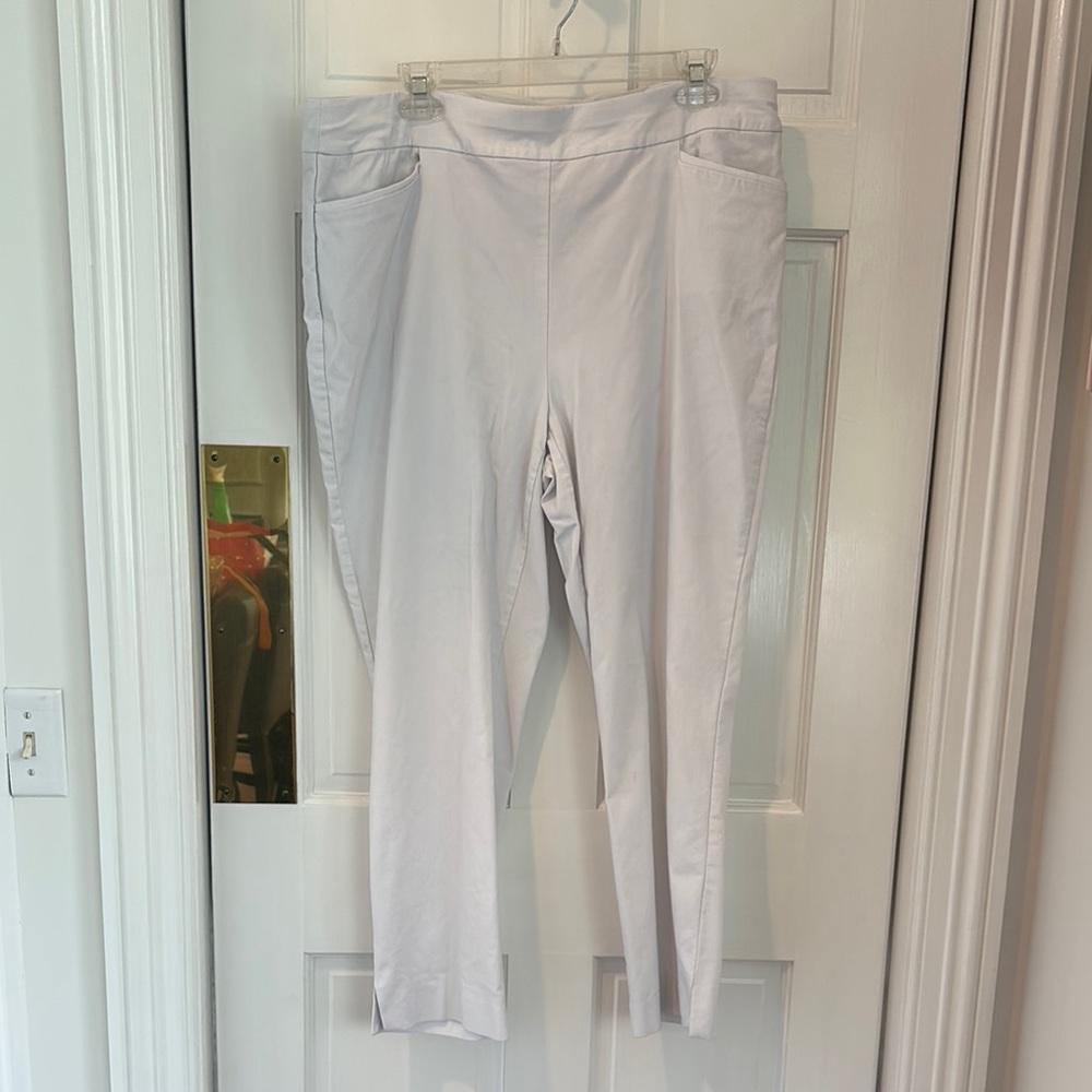 Chico's White Pants with Front Pockets